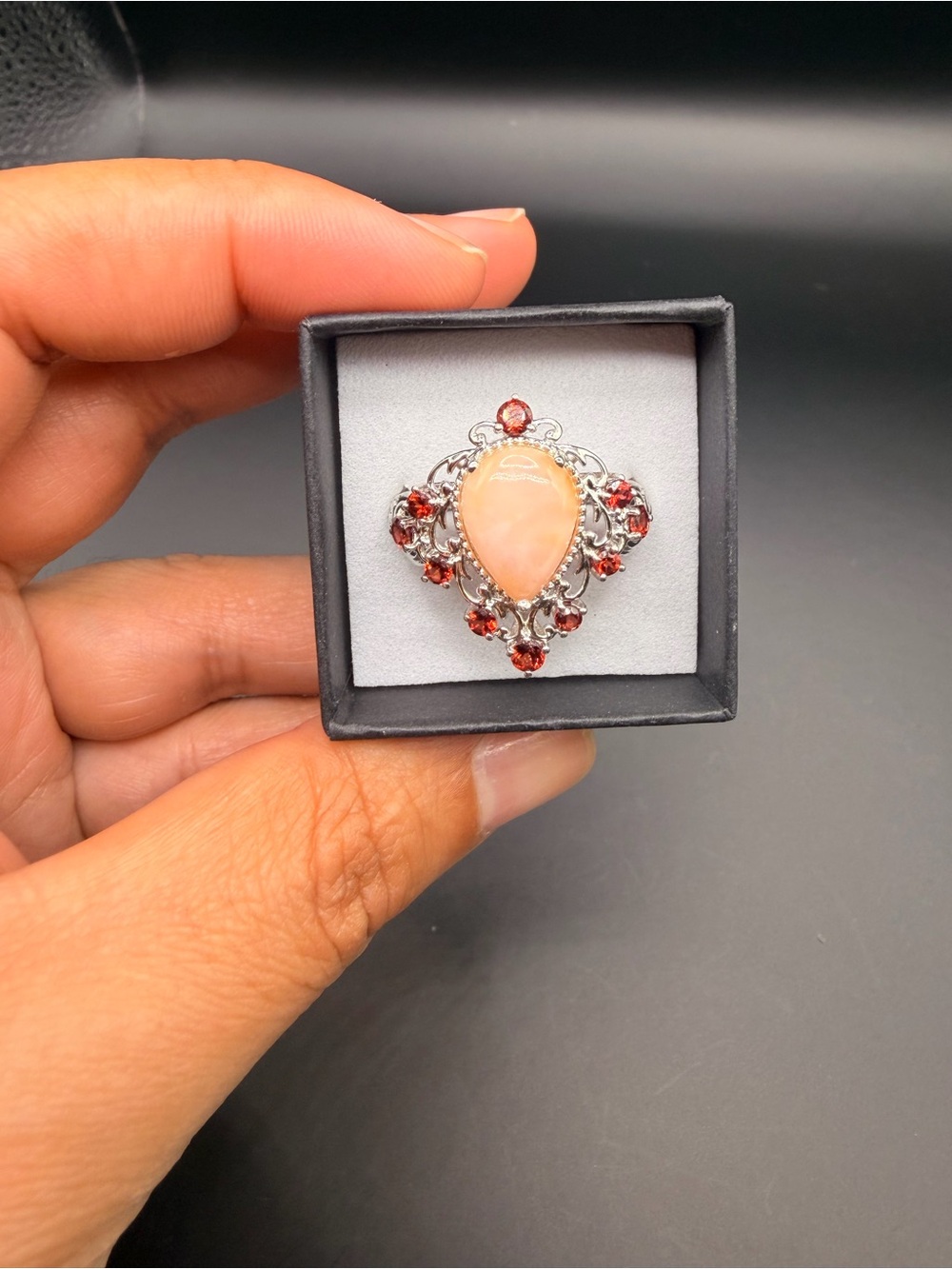925 Sterling Silver Peach Moon Stone & Garnet Ring Size 10.25.